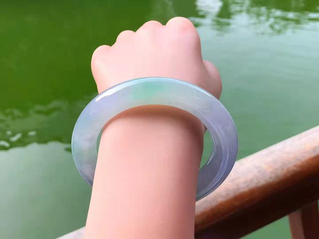 十万左右冰种翡翠手镯图片,十万翡翠手镯