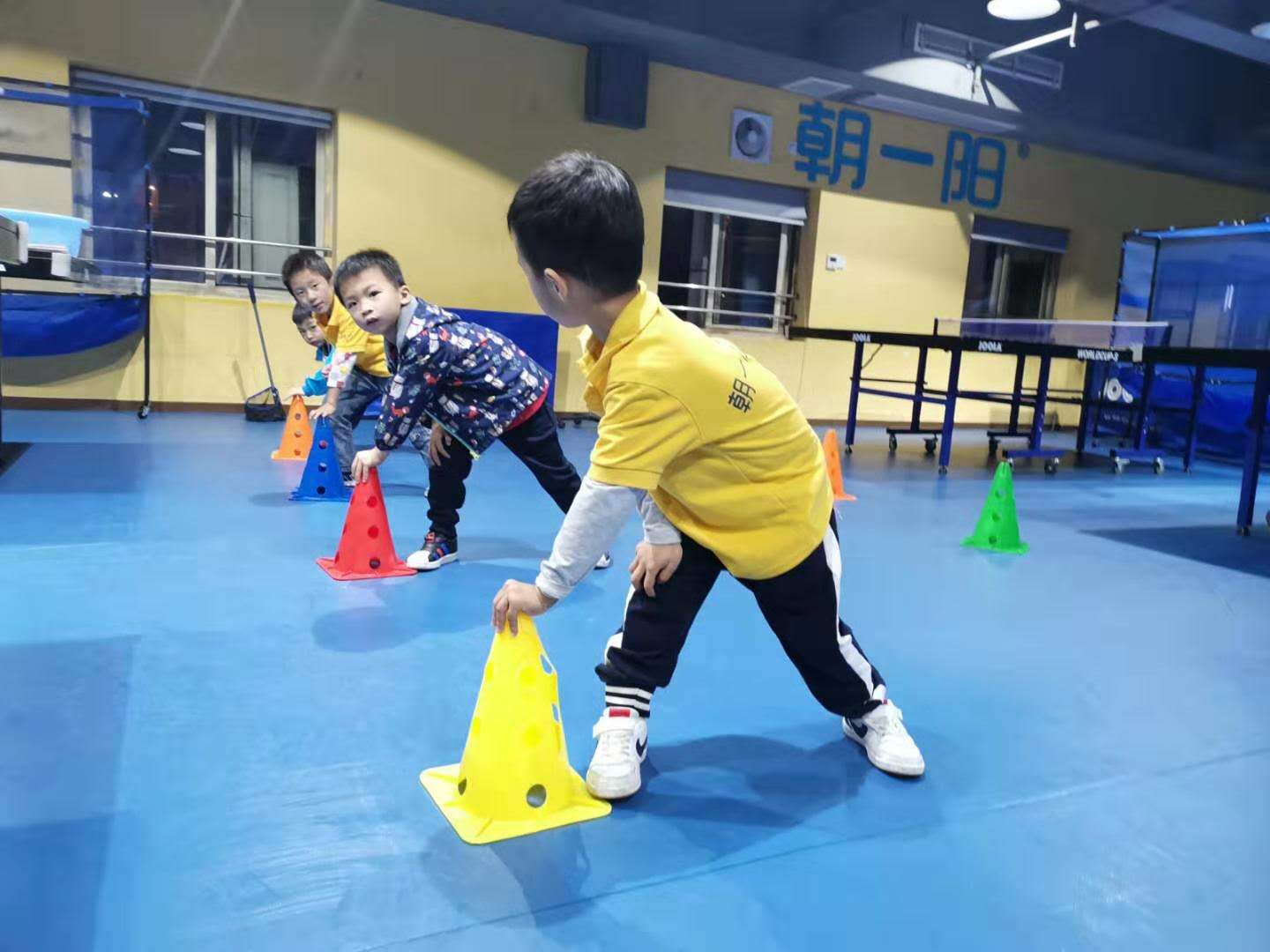 朝一阳乒乓球旋转教学,捎球动作要领乒乓球