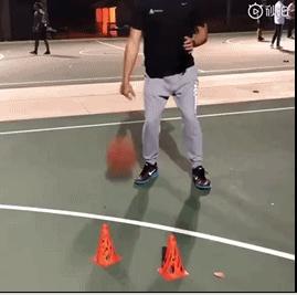 欧文风骚变向撕裂防守,欧文变向过的球星