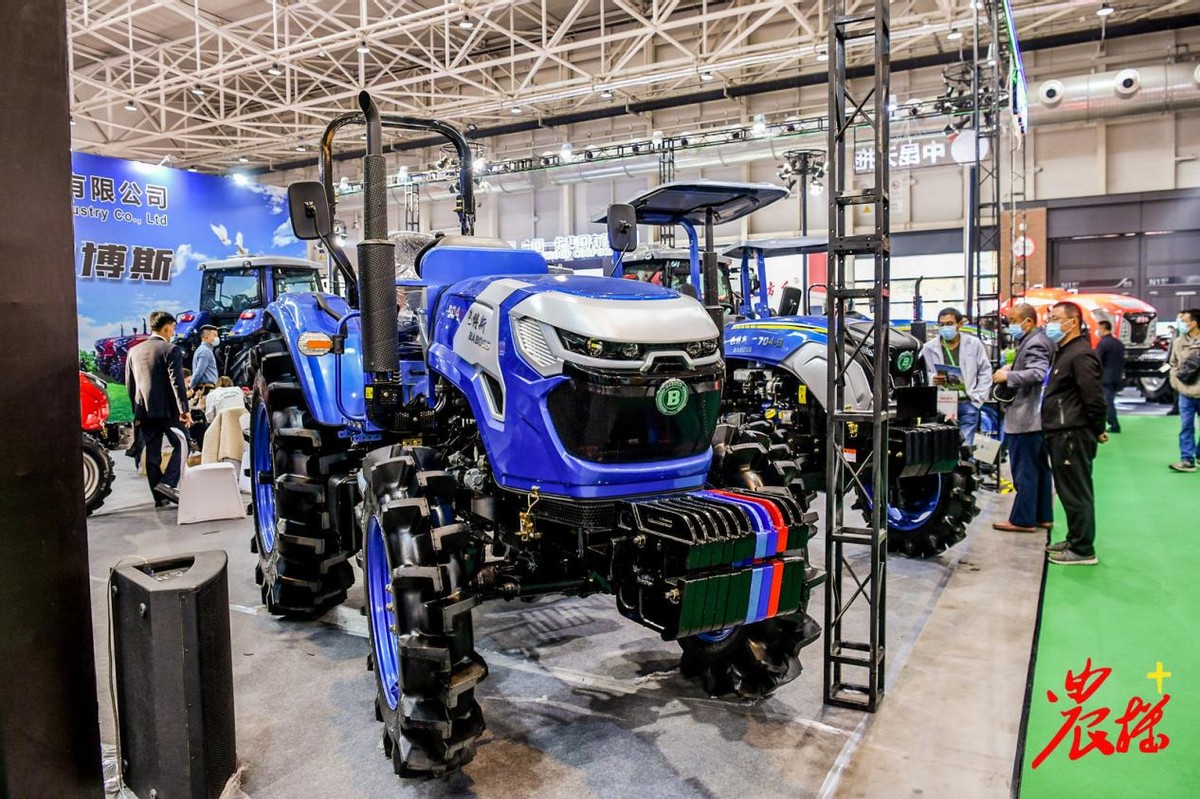 8090拖拉机多少钱一台,世界先进农机展