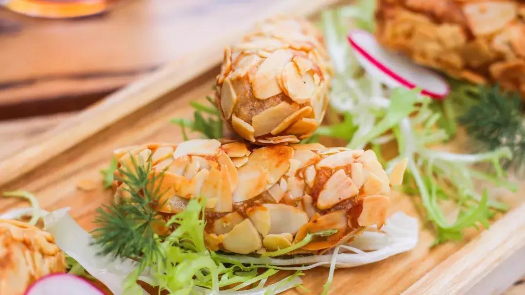 gucci香水线下店专柜赠品,gucci香水30ml送口红小样