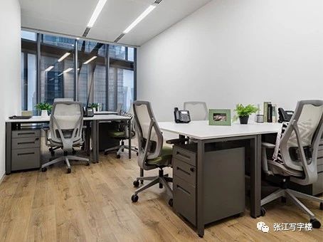 上海中心商务中心雷格斯国际品牌新空2至12人独立办公间价格优惠