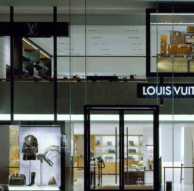 法国奢侈品大佬成为世界新首富,奢侈品之父的发家史