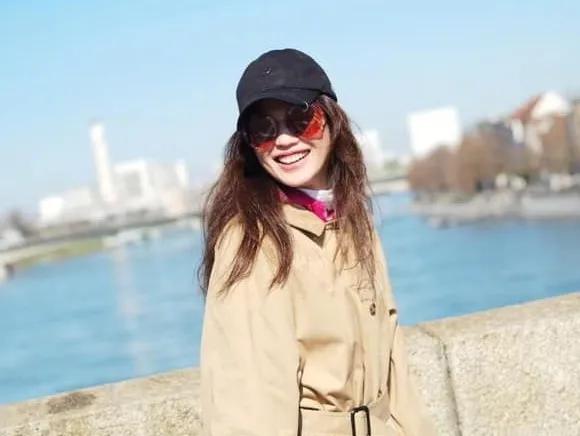 舒淇晒两人合照为丈夫庆生,舒淇与老公十指紧扣甜蜜恩爱