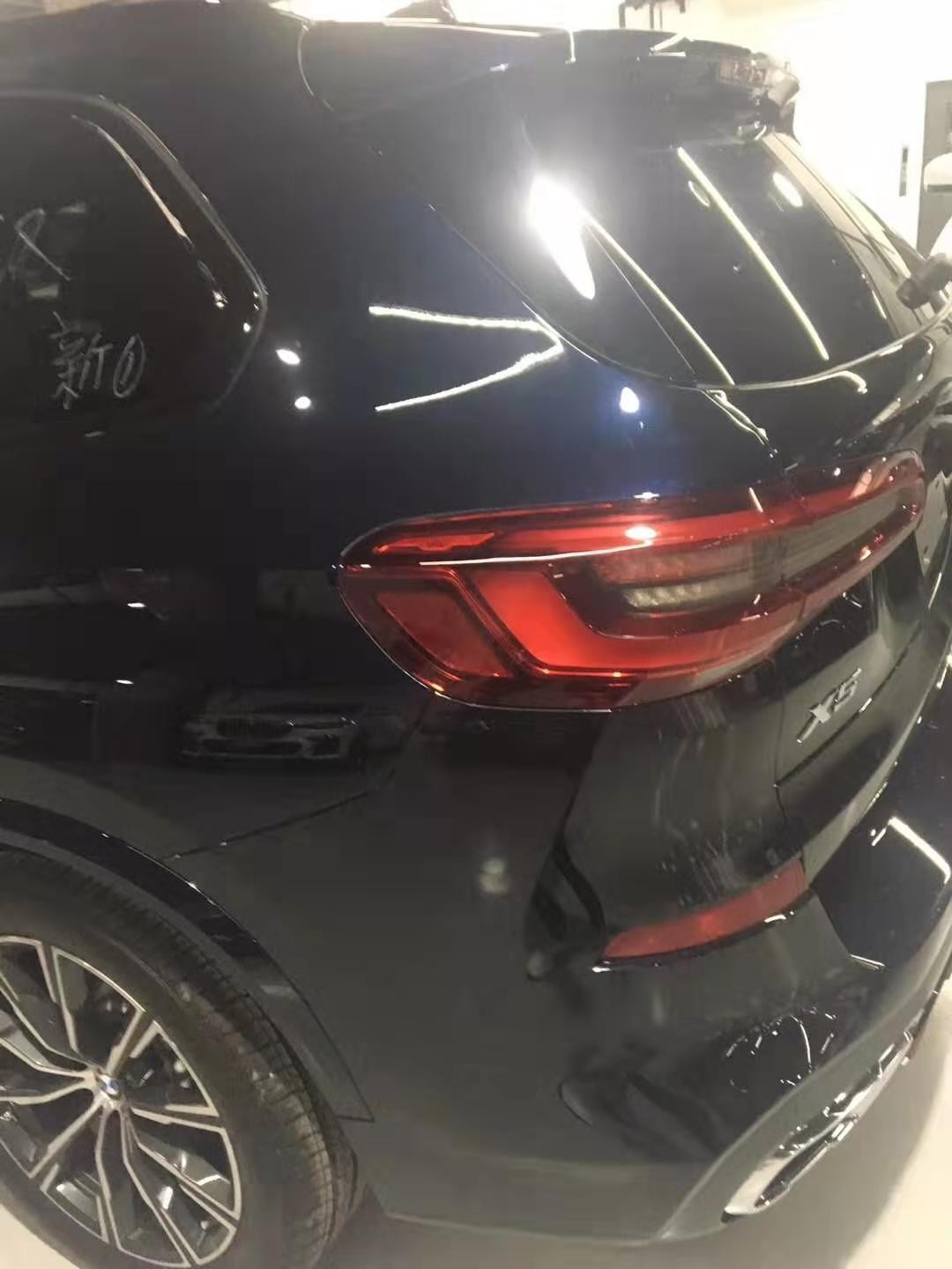 20款宝马x5顶配灰色,20款宝马x5分几个配置