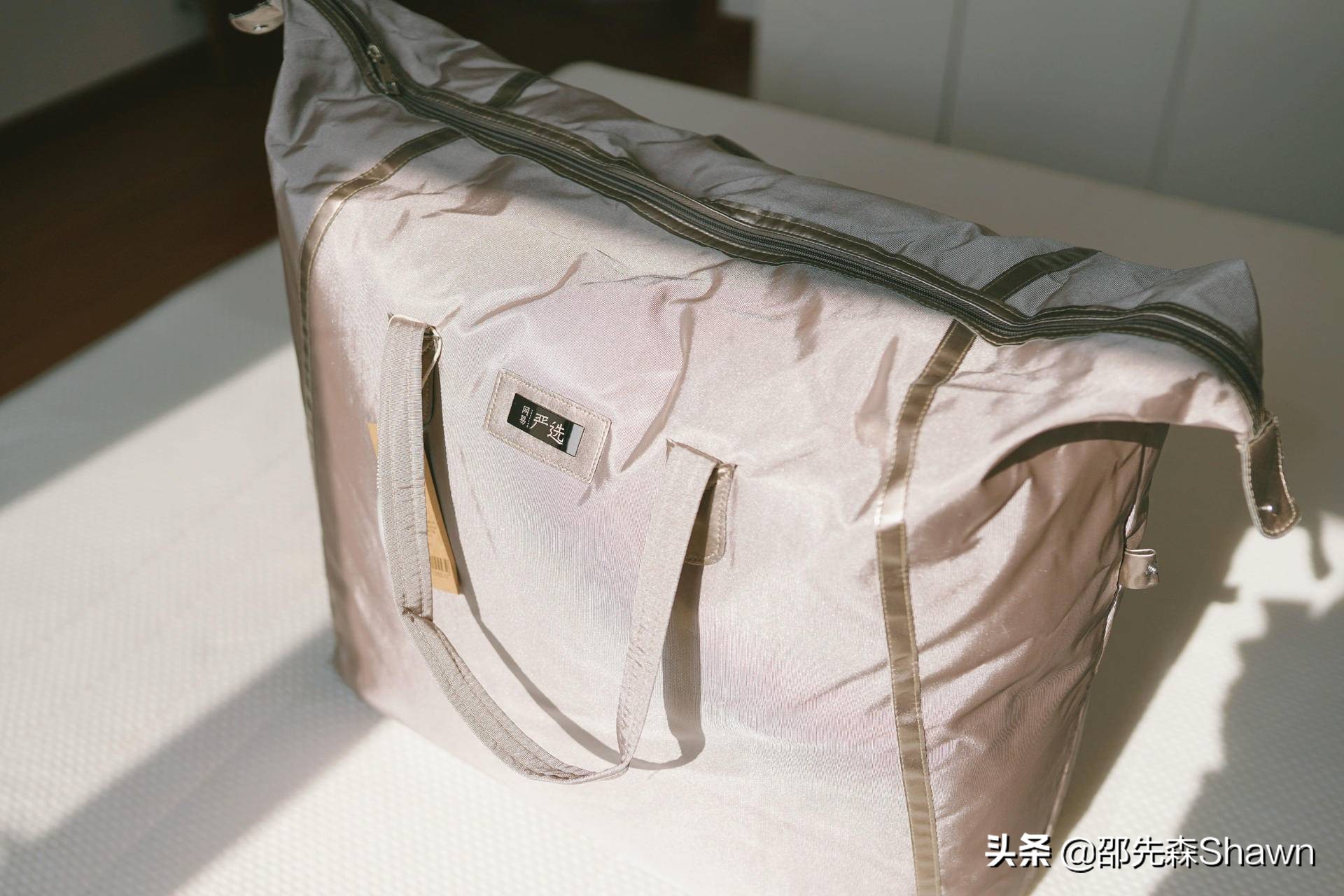 许你冬日温软如梦—网易严选95%白鹅绒被