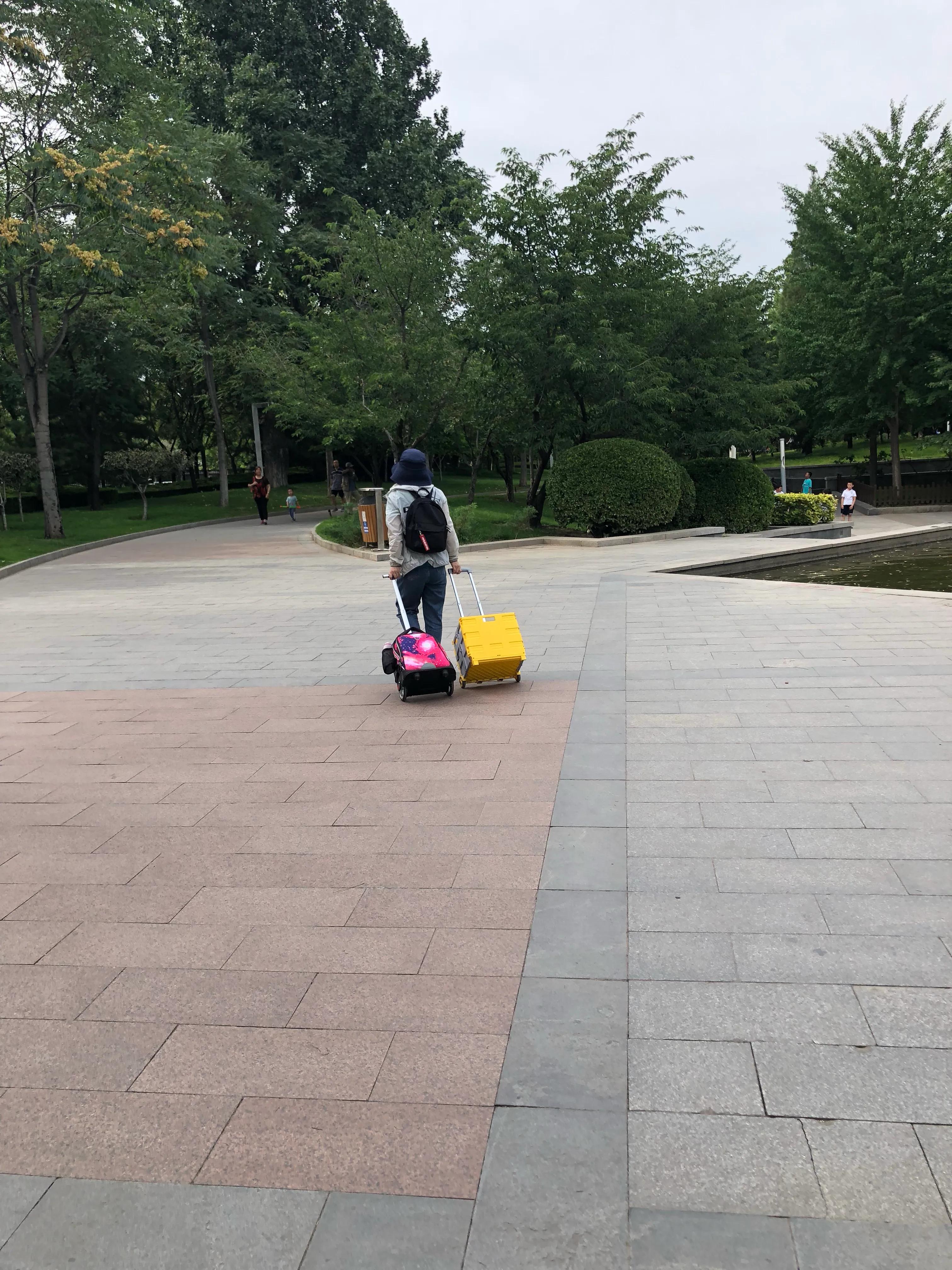 大家说说自己家的保姆,介绍一下我们家的保姆