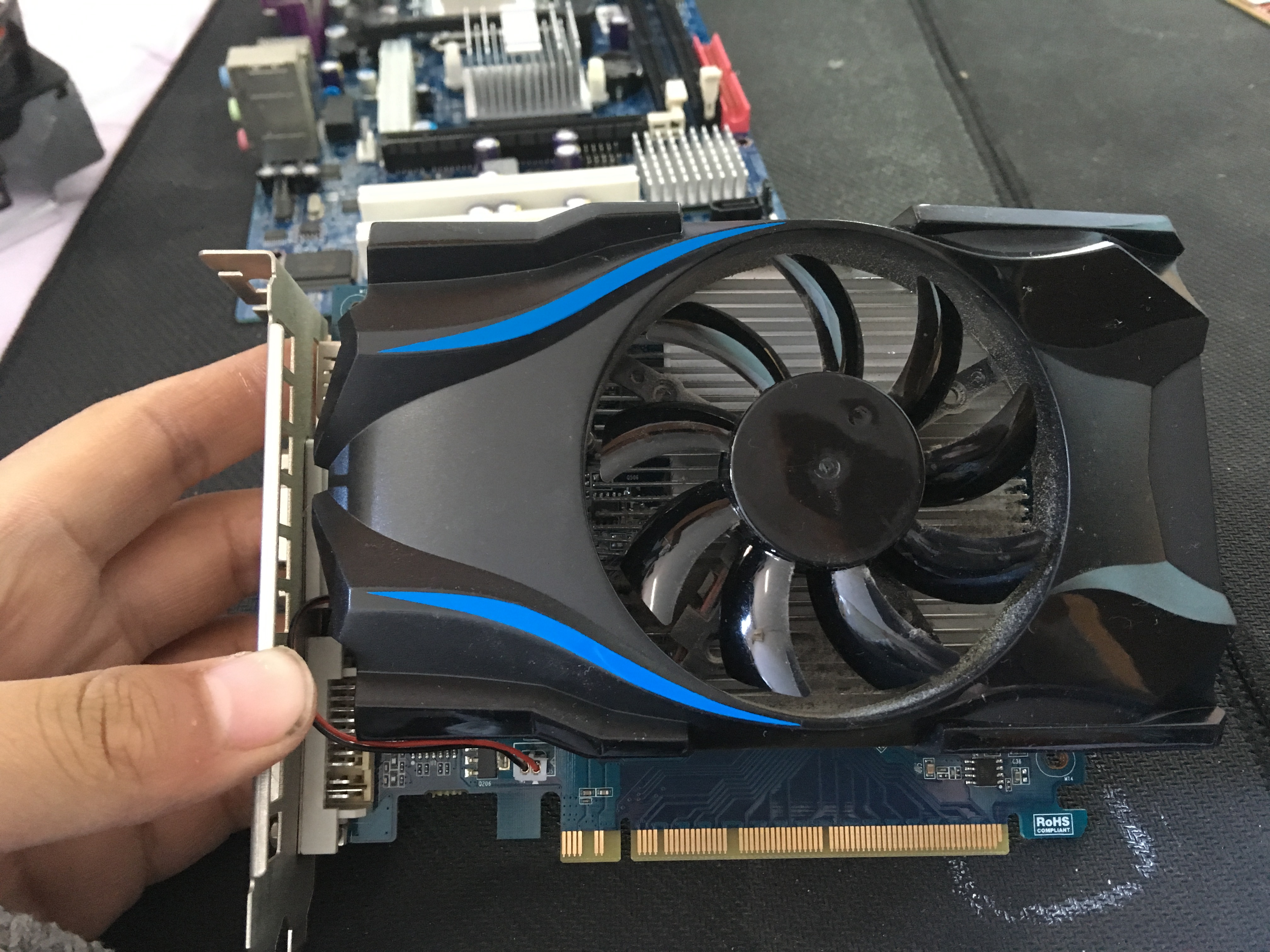 粉丝寄来一台“某宝”整机,店铺老板跑路了,问蜗牛还值多少钱