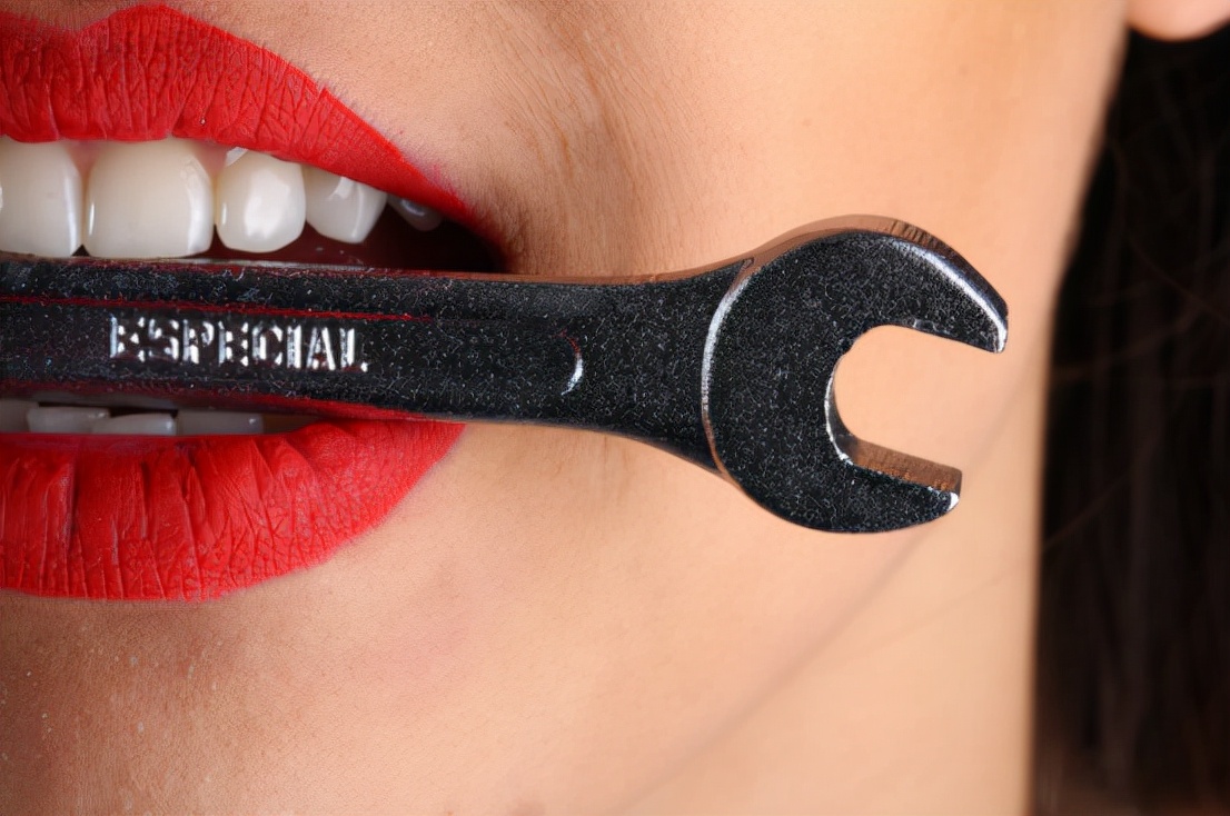 吃个苹果牙龈出血了正常吗,牙齿吃苹果痛