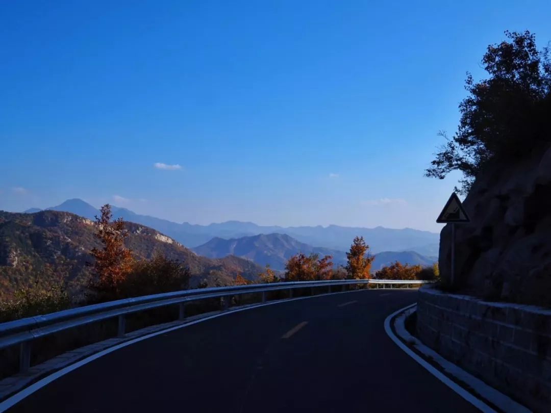 一座神人共栖的“煤都”