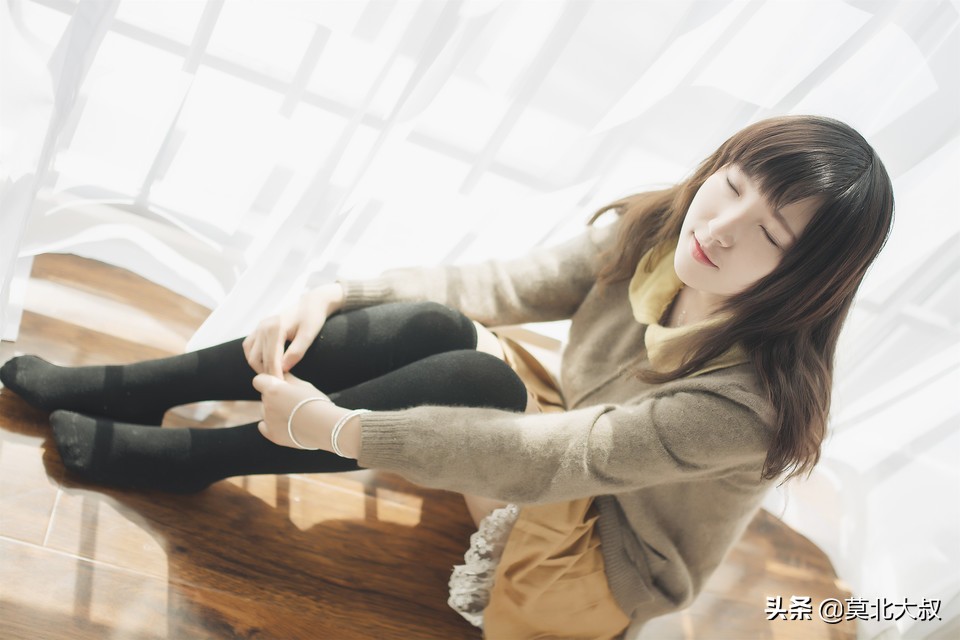 感情中,男人决定放下你时,通常会给你这些暗示