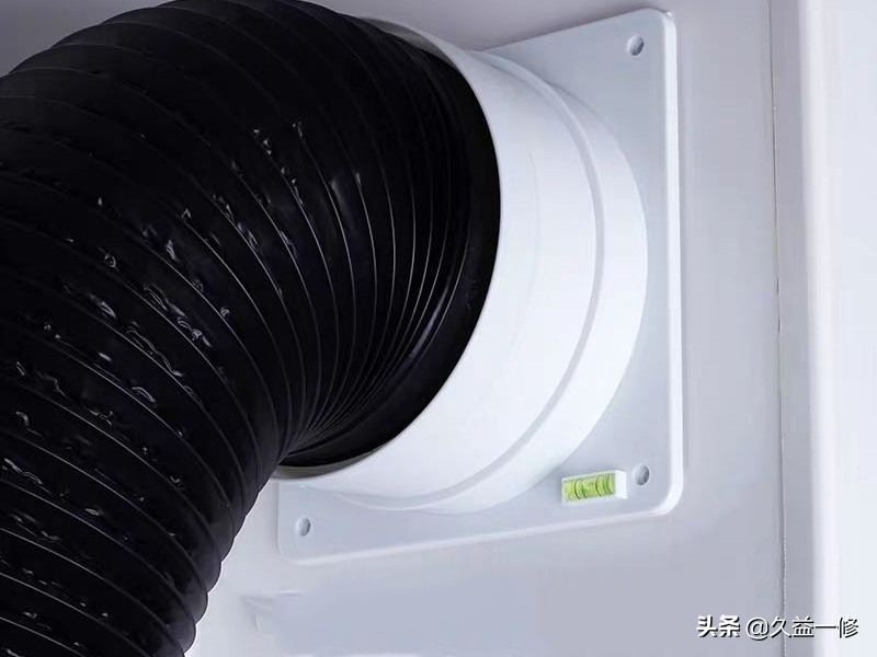 烟道漏烟先检查烟道漏点，确认具体漏烟位置再处理也不迟