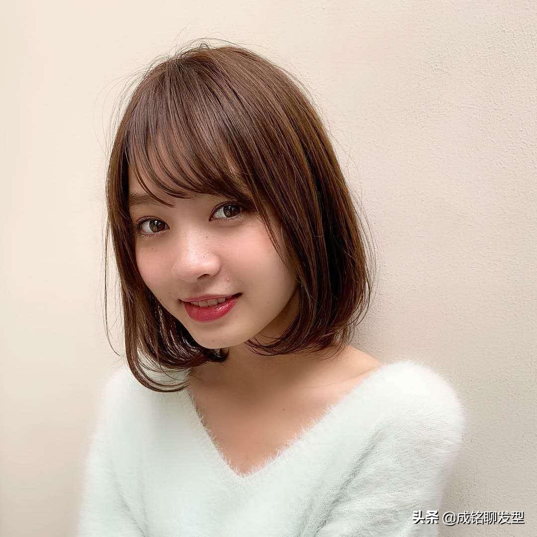 圆脸短发发型女2022新款减龄,大圆脸额头高女生适合的短发减龄