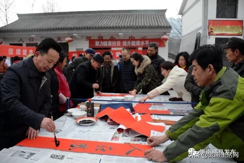 我叫成县，这是我2019年的自拍照