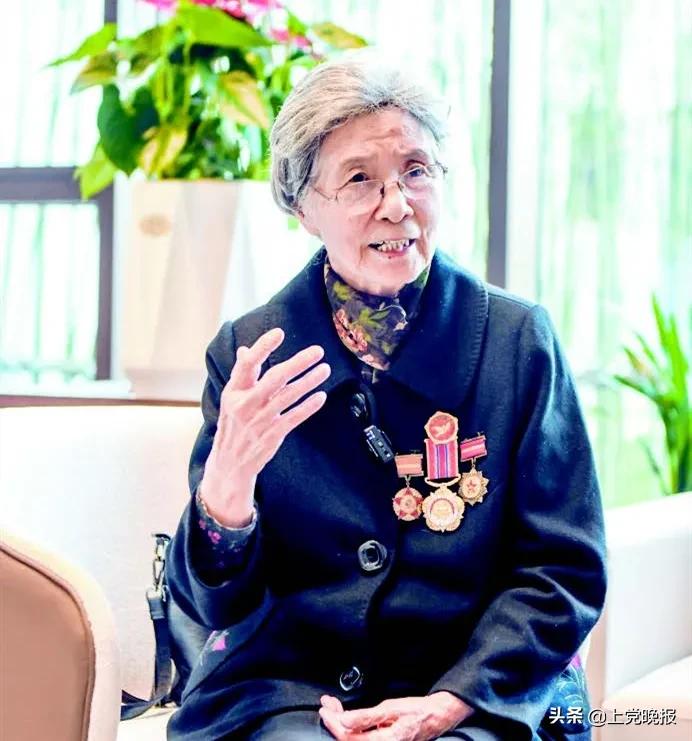 长津湖抗美援朝老兵跨时空对话,抗美援朝老兵看长津湖感动全场