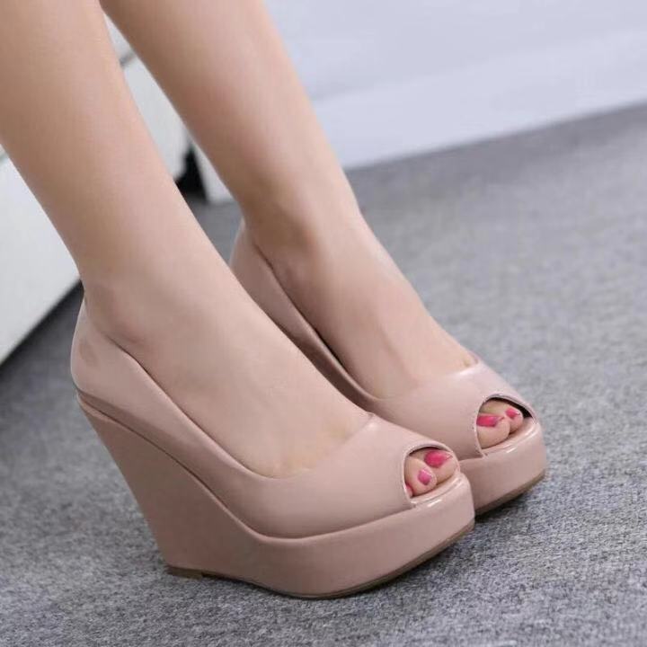 宋慧乔穿的这双鞋是什么牌子,宋慧乔最近穿的运动鞋