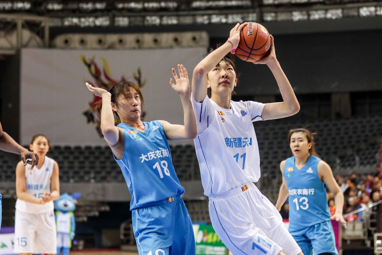 三分球命中率56.7%,三分球命中率100比赛中