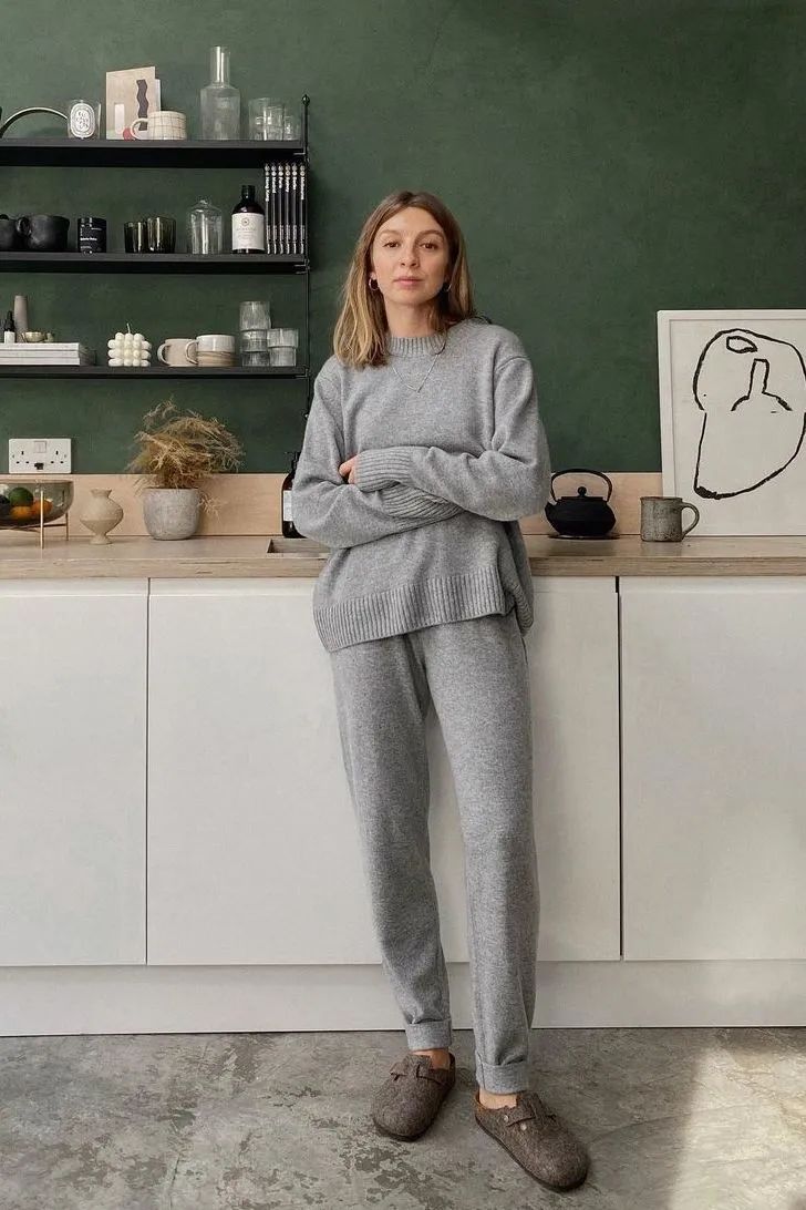 谁说只有年轻人可以穿运动裤，这些新搭法，30~50岁都能穿