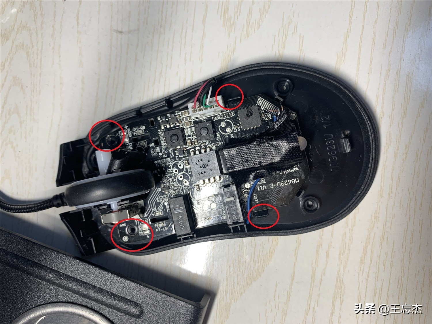 维修师傅的崩溃瞬间,修电器的师傅哭了