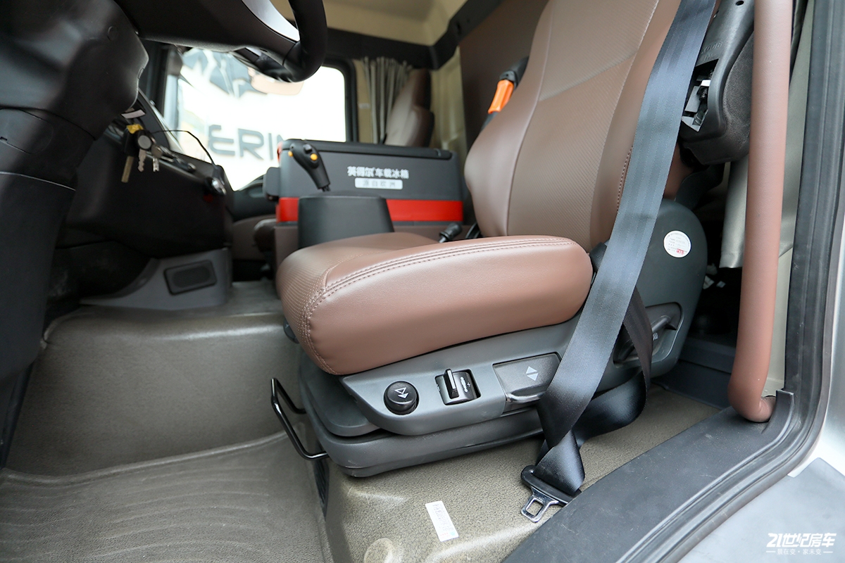 重汽越野房车最新4驱版,顶级进口man四驱越野房车