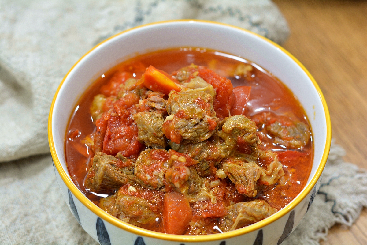 清炖牛肉的最正宗炖法番茄炖牛肉,番茄炖牛肉爽口营养味美开胃