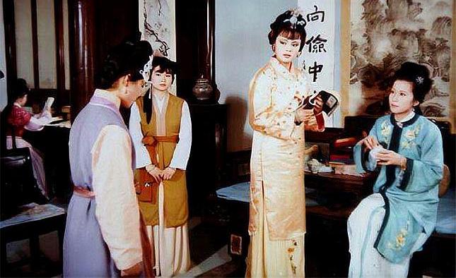 红楼梦李纨和贾宝玉的关系,贾宝玉对李纨好不好