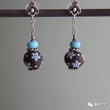 施华洛世奇水晶和珠子打造闪亮弹簧吊坠手链，附制作图解教程