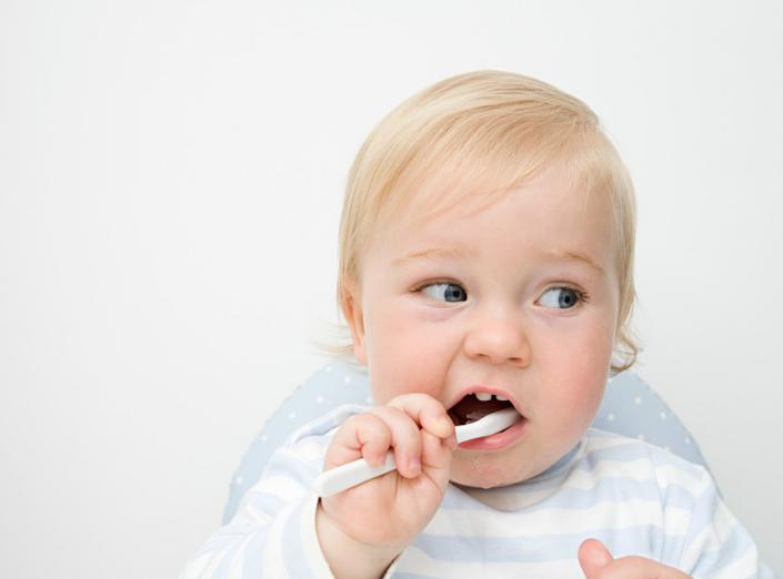 牙齿掉了之后是埋土里还是丢房顶,老人掉上牙和下牙有什么说法