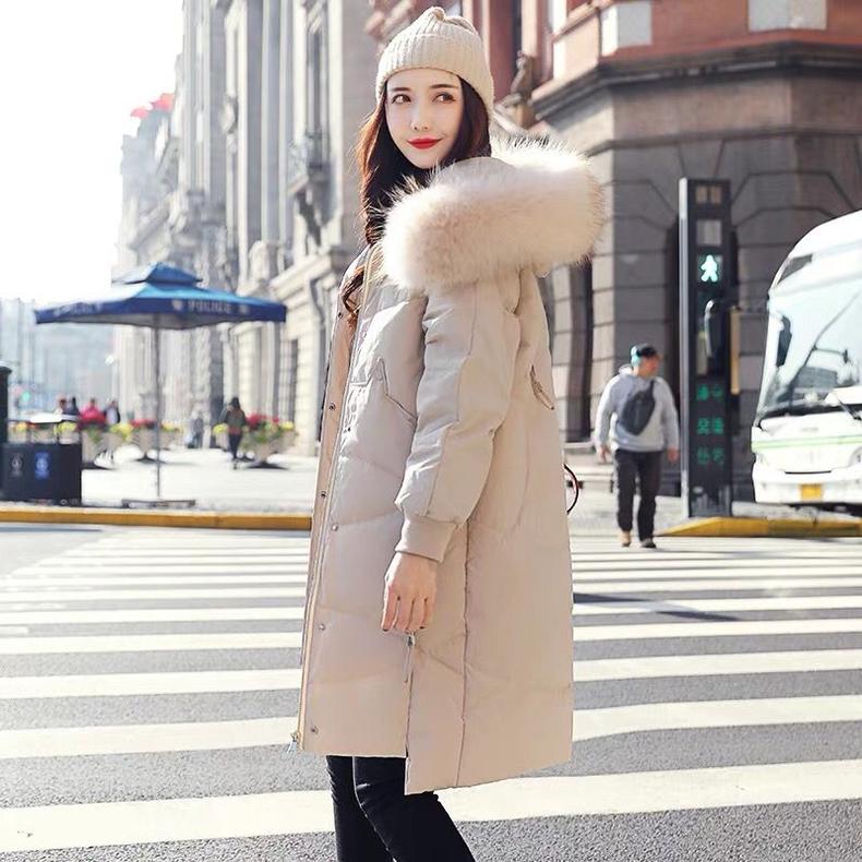 大毛领羽绒服怎么搭配,大毛领羽绒服怎么搭配好看