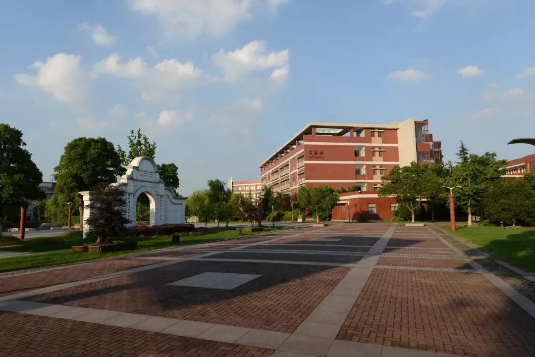 江苏省五星级高中(四)江苏省锡山高级中学