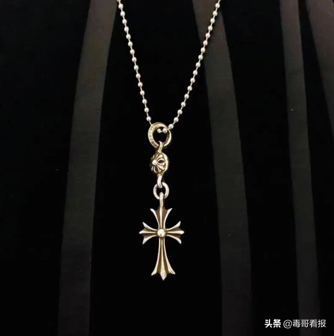 搞定这3类首饰，让你的穿搭脱颖而出