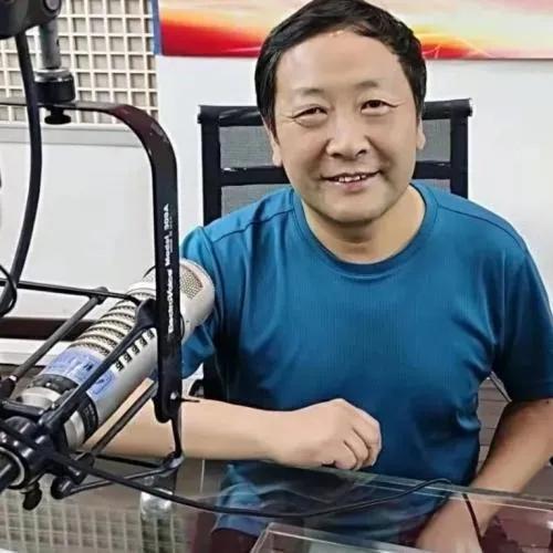 褰㈠鑽峰叞鑺辨捣,鎻忓啓鑽峰叞鑺辨捣鐨勮瘲