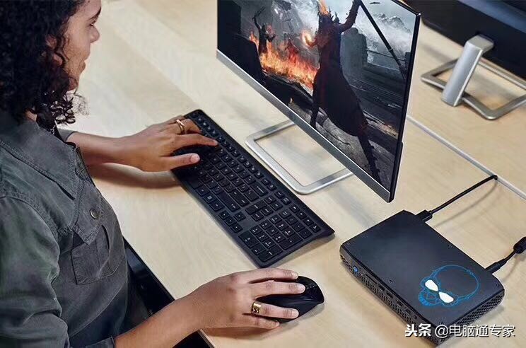 可随身携带的电脑主机,微型电脑主机在电视上使用