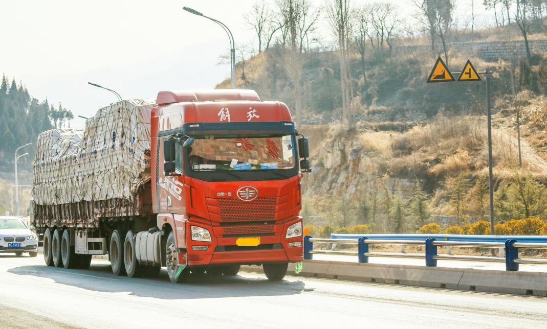 周末双休月入5000工作不累的工作,货车司机最新待遇