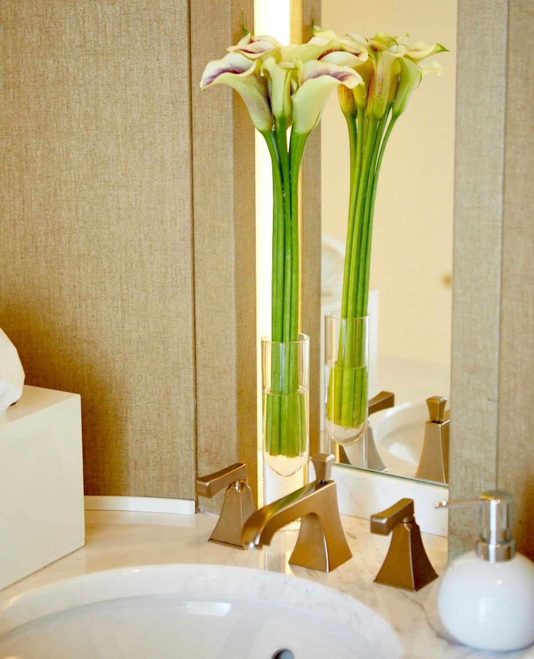 閰掑簵杩庡鑺卞崏鎻掕姳,閰掑簵濠氬簡鑺辨潫