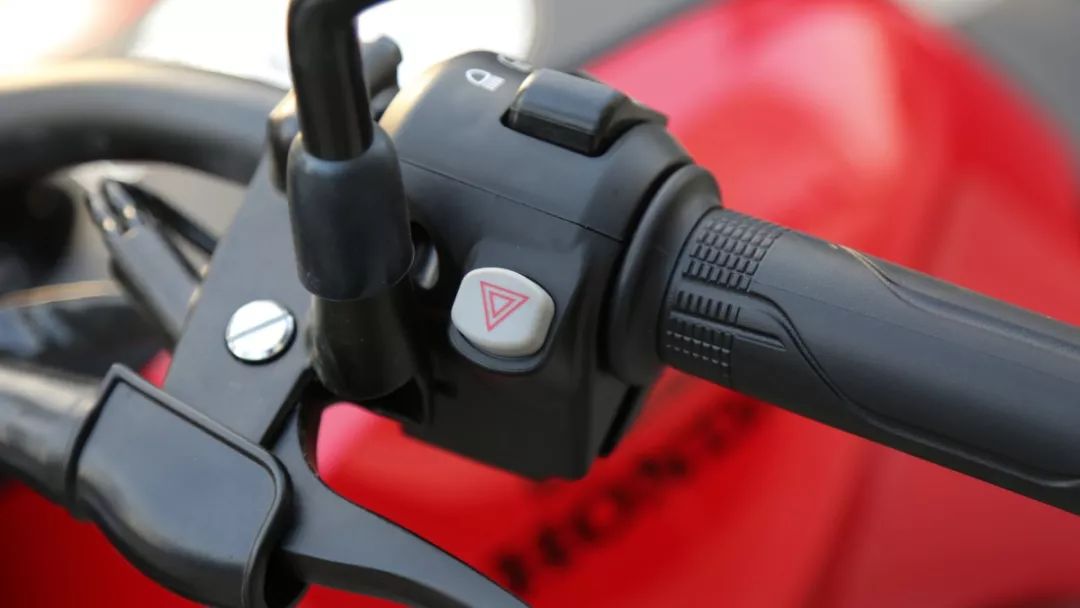 新大洲本田cbf190tr跑了8000公里,本田cb190ss与cbf190tr哪个好