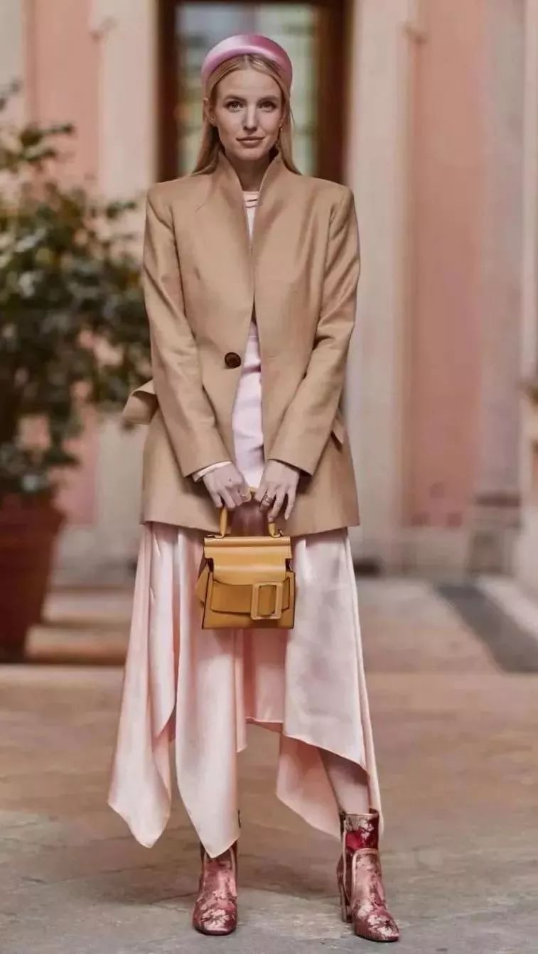 百褶裙穿法出现bug,百褶裙褶乱了怎么熨