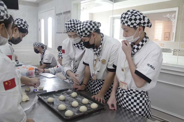 没学过西点能做西点师吗,学习西点当西点师去哪里好