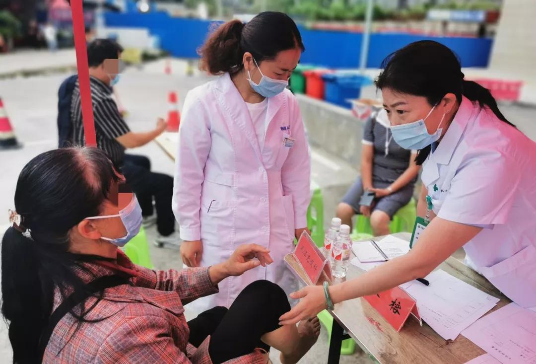 走进革命老区开展义诊活动标题,为庆祝建党100周年举行的义诊