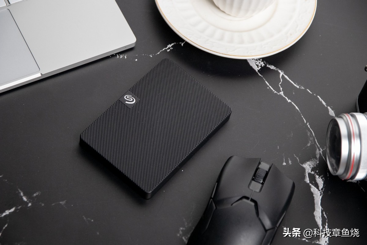 希捷移动硬盘睿易和简系列哪个好,希捷硬盘睿翼系列和铭系列哪个好