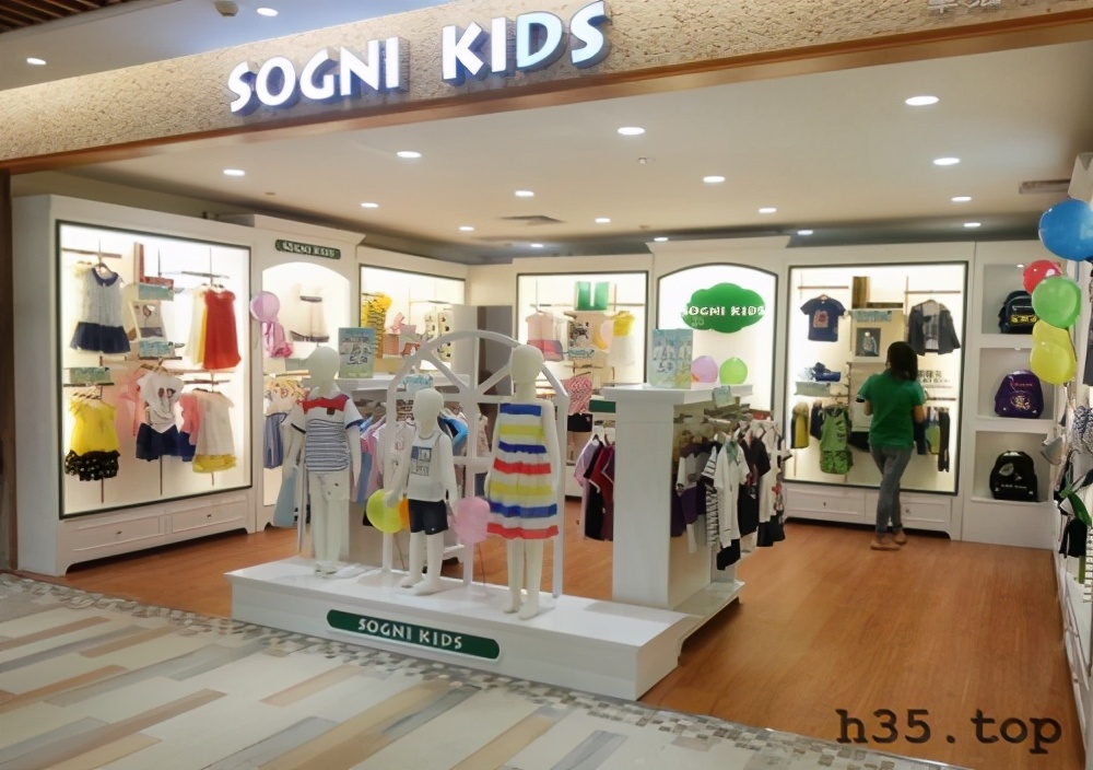 最新童装店双门头装修效果图,童装店怎么装修才有顾客