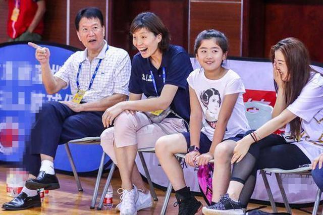 姚明女儿13岁身高到底多高,姚明女儿身高最新数据