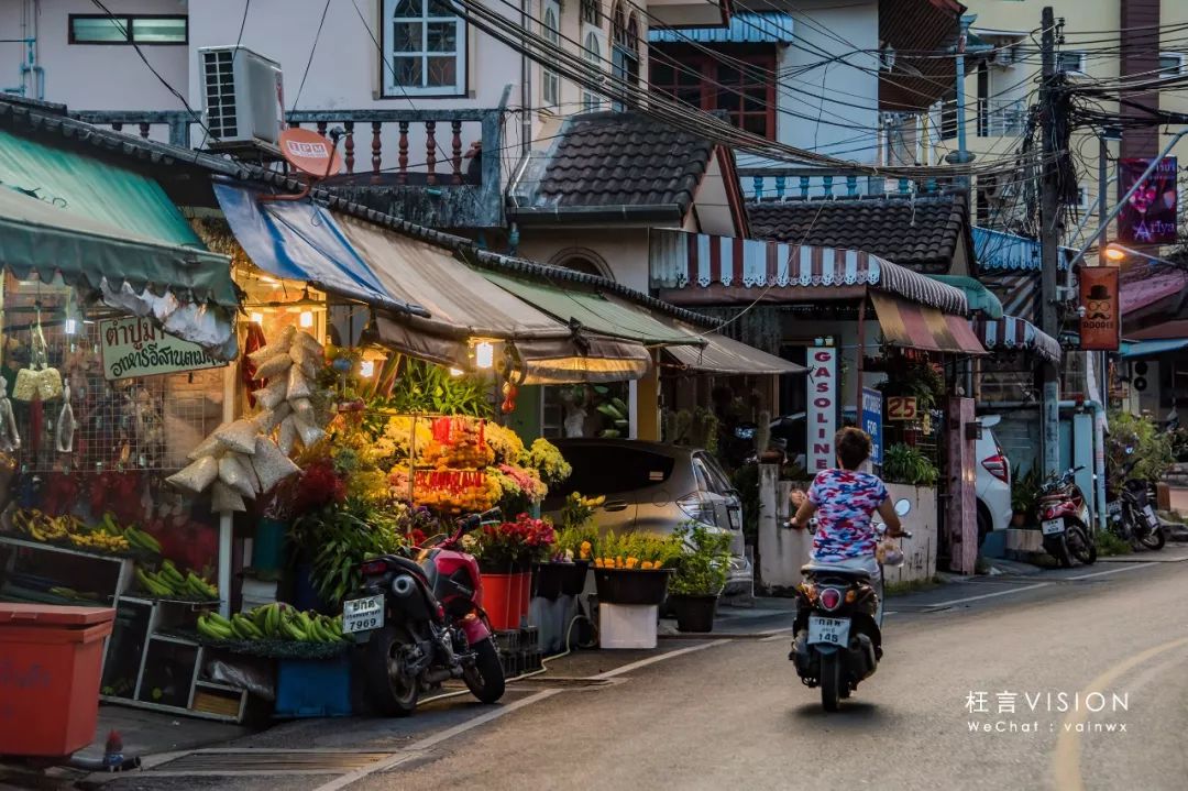 繁华熙攘，从海滩到山路的芭东（Patong）风情