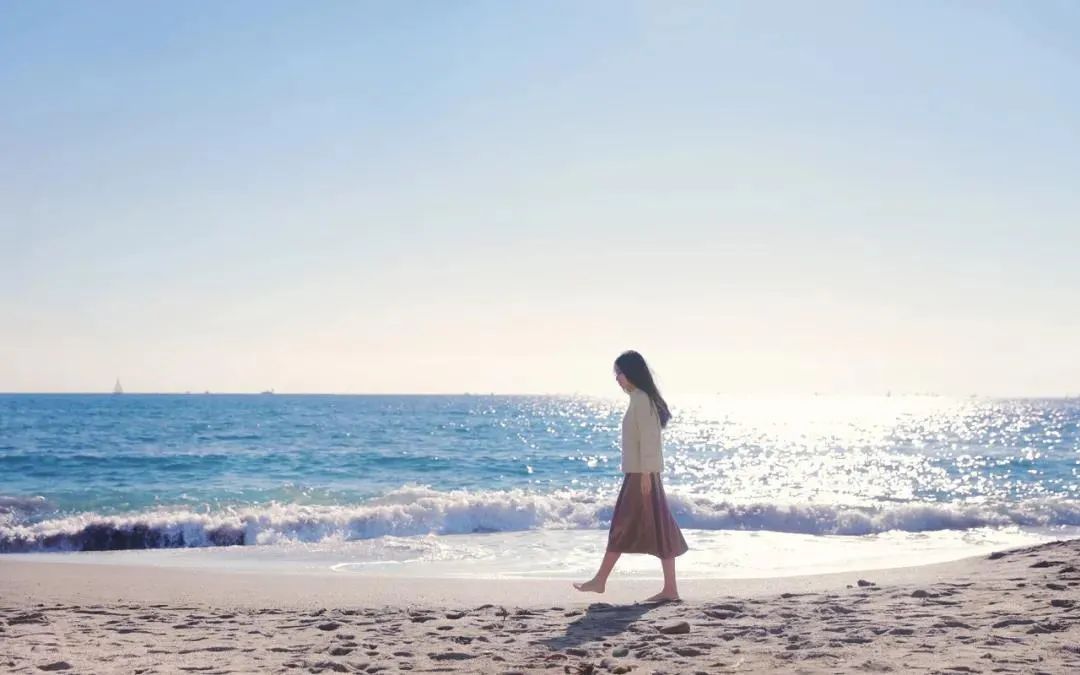 年轻女子跳楼身亡直指因婆媳矛盾,29岁的女人带着俩孩子跳楼事件