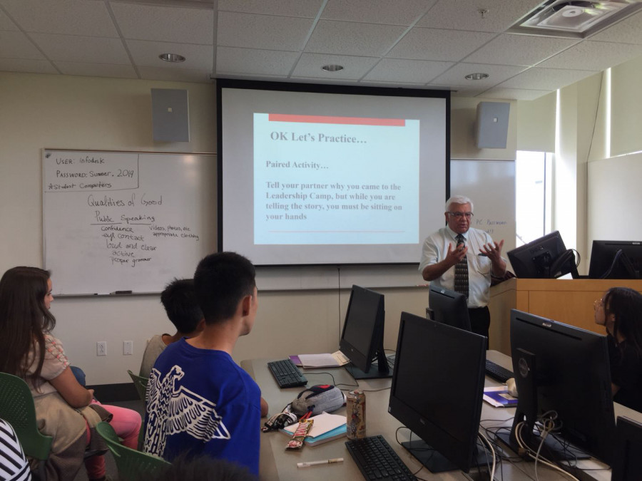 美国小木屋Day10|用英语沟通，修炼孩子公开演讲的硬本领