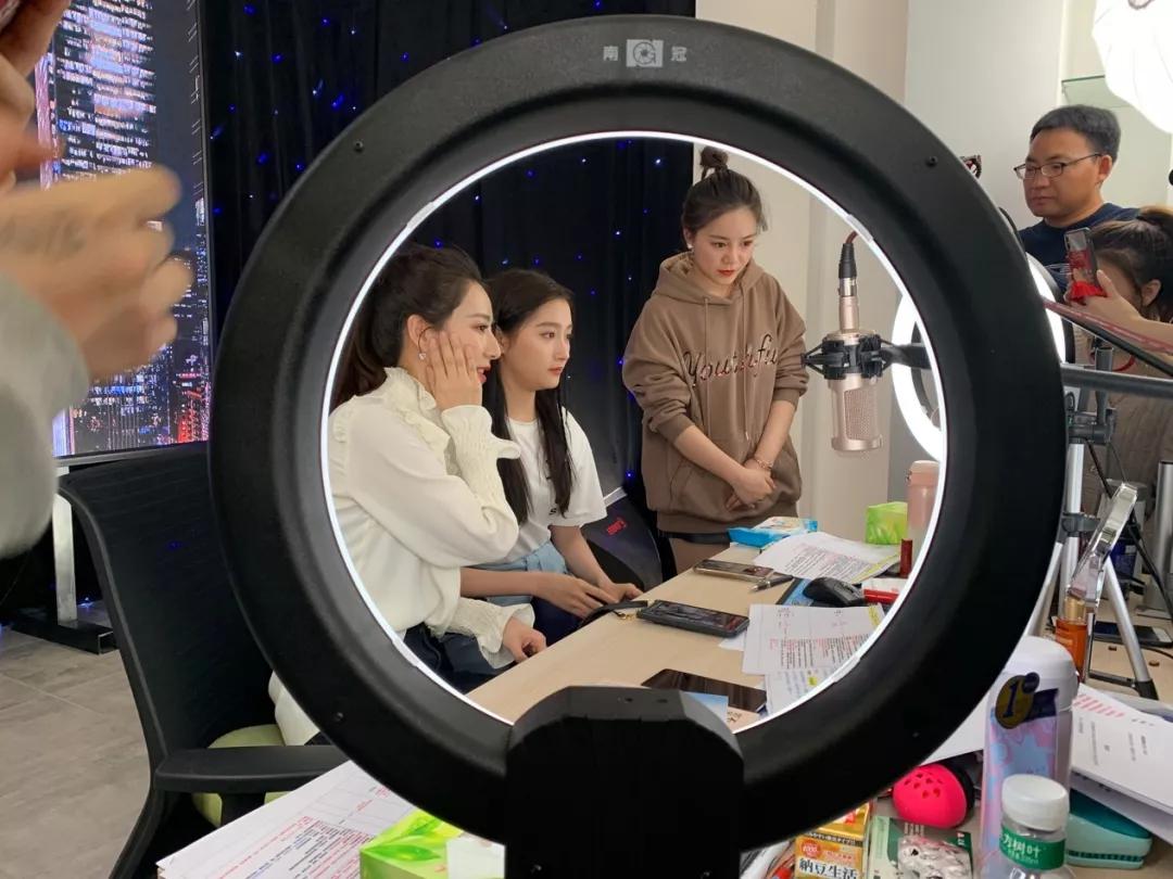 零距离跟访薇娅十二天:这世界,不是你想的那样