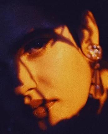 颧弓高脸型怎么改善,有泪沟可以通过调整脸型改善嘛