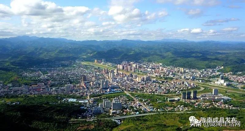 我叫成县，这是我2019年的自拍照