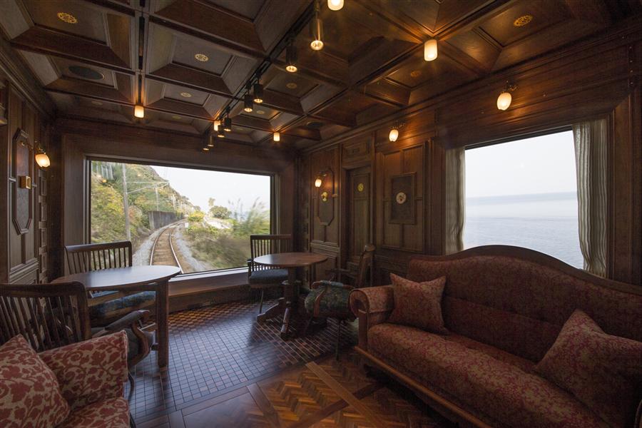 世界上最豪华的火车商务座,世界上哪个火车最豪华最贵