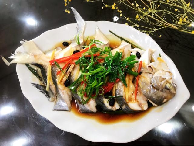 清蒸鱼需要提前用盐料酒腌制吗,清蒸鱼腌鱼的时候要不要放盐